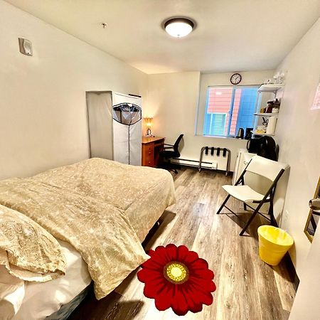 Micro Studio Apartment 10 Minutes Walk To University Of Washington Σιάτλ Εξωτερικό φωτογραφία